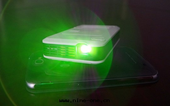 激光(guāng)投影机