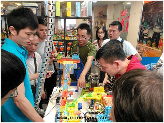 創客中(zhōng)心(xīn)