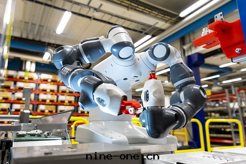 工業機(jī)器人(rén)