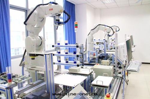 工業机器人(rén)實(shí)訓室