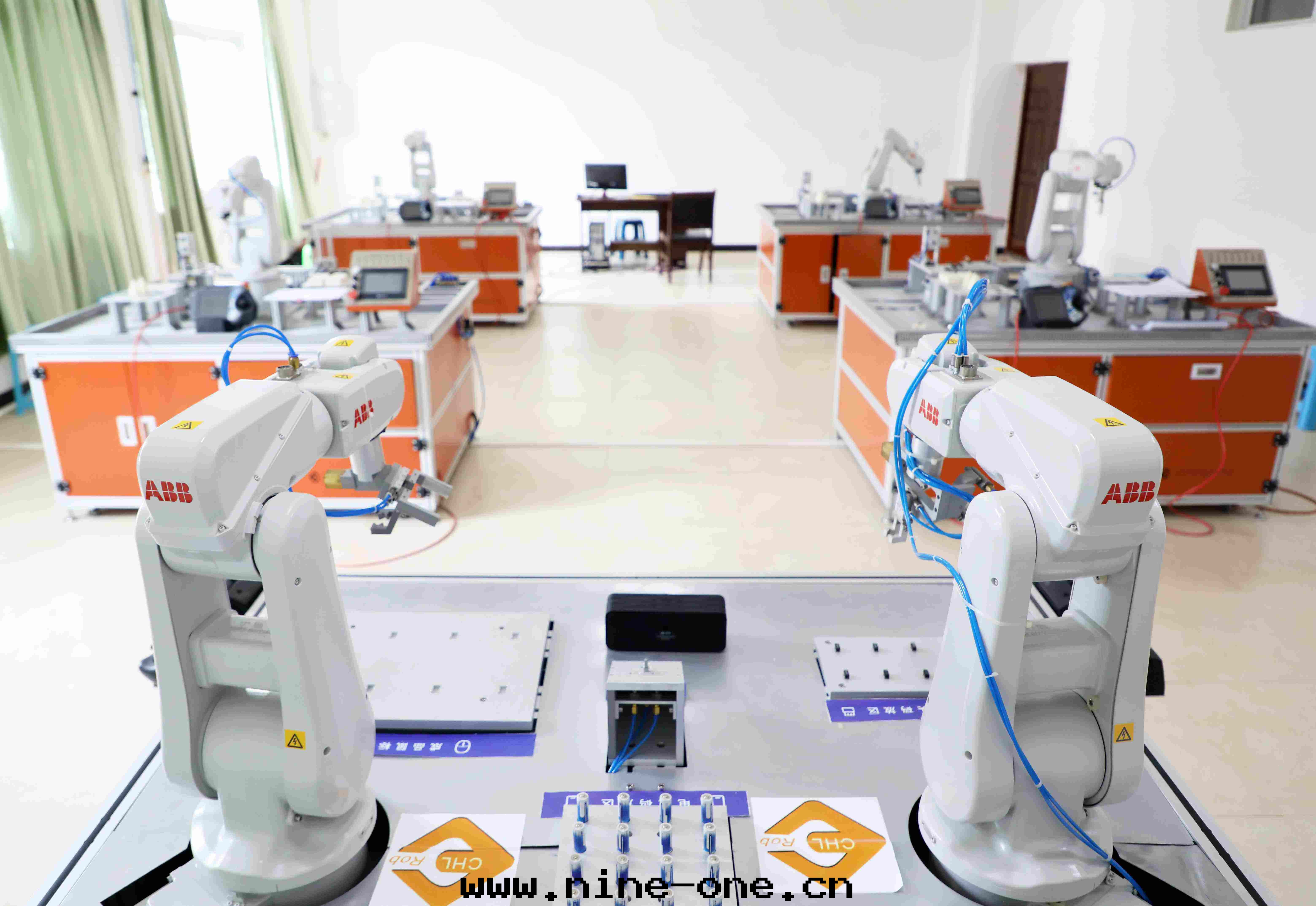 工業机器人(rén)實(shí)訓室